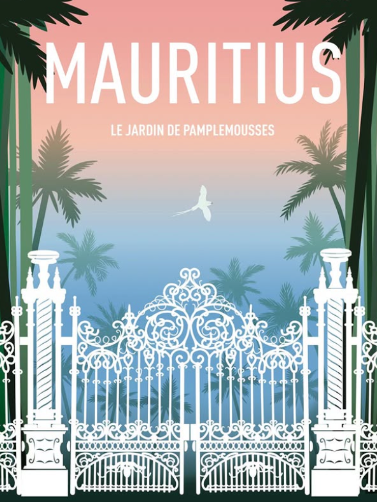 Grille en fer forgé blanche du jardin botanique, encadrée de palmiers